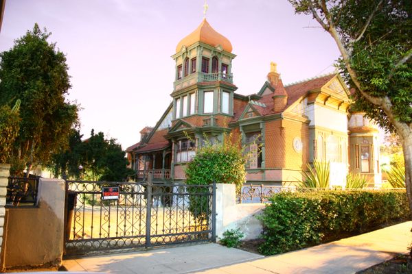 A view of the mansion.