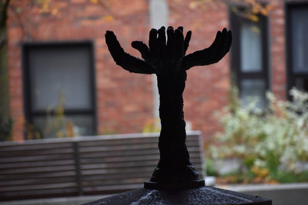 Ruckersplaats Hands Monument