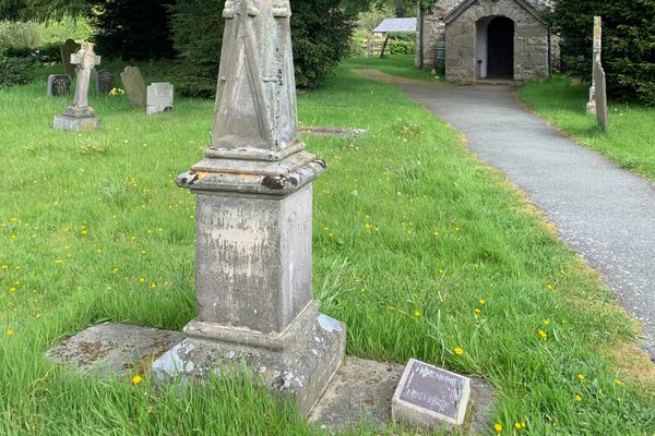 The memorial stone and St Margaret’s Church in the background.