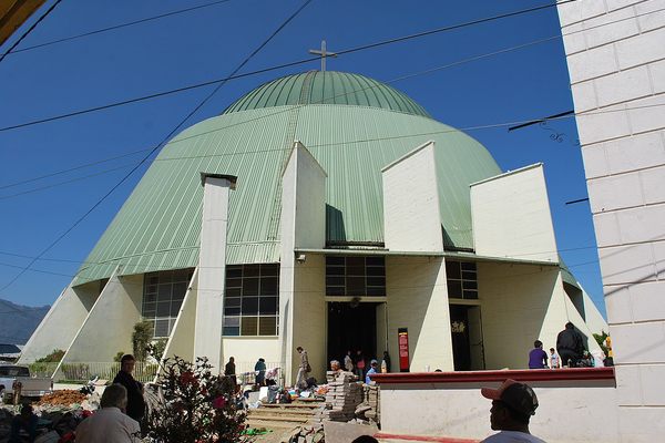 Modernist architecture of the church.